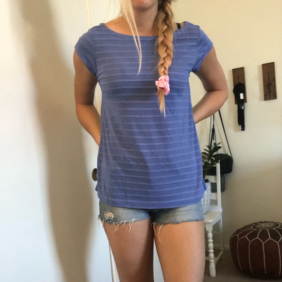 Blue top with small open back - Picture 2 of 5